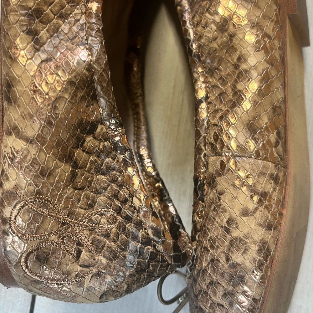 Sam Edelman Flat Shoes Metallic Snakeskin Print Size 7.5 Style “Felicia” - Picture 2 of 8